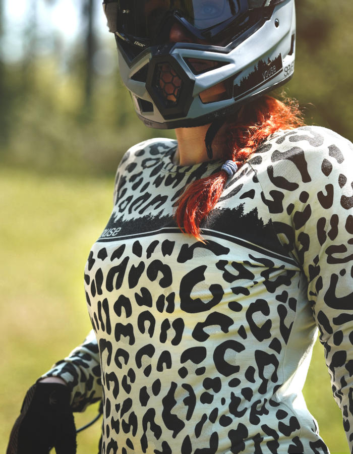 Trikot mit Leo-Siebdruck